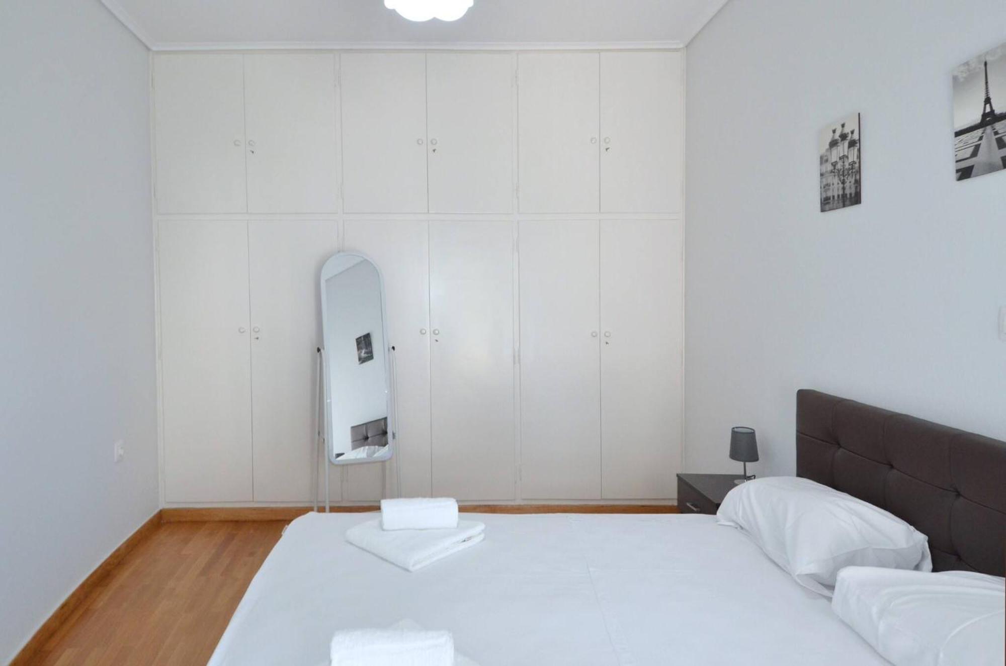A Spacious Minimal Apatment At Chalandri Athén Kültér fotó