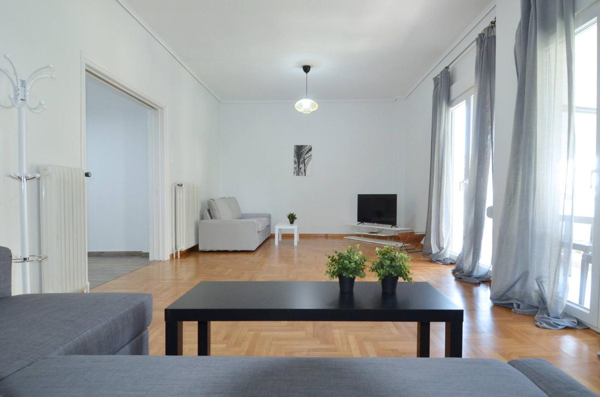 A Spacious Minimal Apatment At Chalandri Athén Kültér fotó